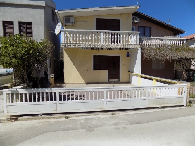Sridnje Kucice, Vir, Dalmácia, 4 Bedrooms Bedrooms, ,2 BathroomsBathrooms,Ház,Eladó,Sridnje Kucice,1054Eladó horvátországi ingatlanok Eladó ingatlanok Horvátországban Vir sziget apartmanok apartmanok Viren Házak Viren Viren házak eladók Viri apartmanok Kiadó házak Viren Kiadó apartmanok Viren Dalmácia kiadó apartmanok Aparmanok Dalmácia- kiadó , eladó Pad sziget,kiadó házak Házak eladók Pag sziget Adria eladó házak Tenger-eladó apartmanok Apartmanok kiadók Horvát tenger Házak eladók Horvát tenger Házak kiadók Horvát tenger Apartmanok eladók Horvát tenger Apartmanok kiadók Horvát tenger Apartmanok eladók Adria tenger Apartmanok kiadók Adria tenger Pag közeli apartmanok Vir házak Vir apartmanok Apartmanok Vir Házak Vir Vir sziget nyaralás Nyaralás Vir szigeten Nyaralás Horvát tenger Nyaralás Horvátország Nyaralás Adriai tengeren Horvátország nyaralás Pag, Vir, Dalmácia, Zadar, ház, apartman, lakás,ELADÓ, KIADÓ, bérelhető, nyaralás,üdülés, tenger