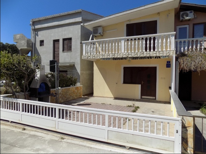 Sridnje Kucice, Vir, Dalmácia, 4 Bedrooms Bedrooms, ,2 BathroomsBathrooms,Ház,Eladó,Sridnje Kucice,1054Eladó horvátországi ingatlanok Eladó ingatlanok Horvátországban Vir sziget apartmanok apartmanok Viren Házak Viren Viren házak eladók Viri apartmanok Kiadó házak Viren Kiadó apartmanok Viren Dalmácia kiadó apartmanok Aparmanok Dalmácia- kiadó , eladó Pad sziget,kiadó házak Házak eladók Pag sziget Adria eladó házak Tenger-eladó apartmanok Apartmanok kiadók Horvát tenger Házak eladók Horvát tenger Házak kiadók Horvát tenger Apartmanok eladók Horvát tenger Apartmanok kiadók Horvát tenger Apartmanok eladók Adria tenger Apartmanok kiadók Adria tenger Pag közeli apartmanok Vir házak Vir apartmanok Apartmanok Vir Házak Vir Vir sziget nyaralás Nyaralás Vir szigeten Nyaralás Horvát tenger Nyaralás Horvátország Nyaralás Adriai tengeren Horvátország nyaralás Pag, Vir, Dalmácia, Zadar, ház, apartman, lakás,ELADÓ, KIADÓ, bérelhető, nyaralás,üdülés, tenger