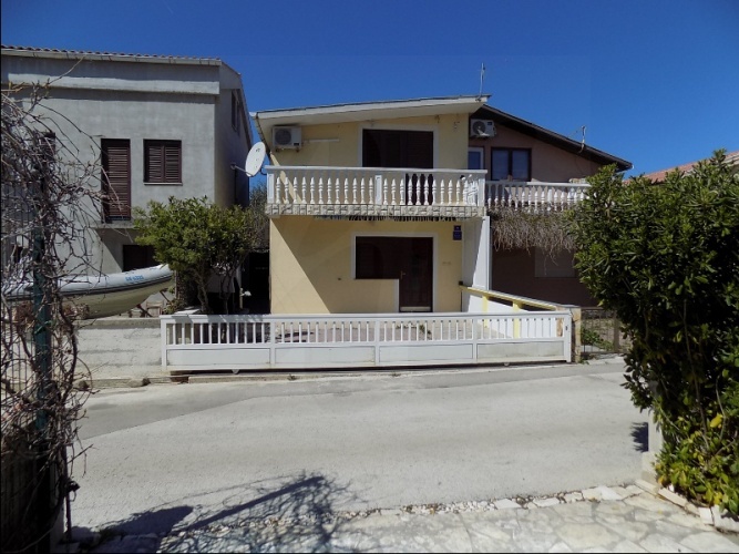 Sridnje Kucice, Vir, Dalmácia, 4 Bedrooms Bedrooms, ,2 BathroomsBathrooms,Ház,Eladó,Sridnje Kucice,1054Eladó horvátországi ingatlanok Eladó ingatlanok Horvátországban Vir sziget apartmanok apartmanok Viren Házak Viren Viren házak eladók Viri apartmanok Kiadó házak Viren Kiadó apartmanok Viren Dalmácia kiadó apartmanok Aparmanok Dalmácia- kiadó , eladó Pad sziget,kiadó házak Házak eladók Pag sziget Adria eladó házak Tenger-eladó apartmanok Apartmanok kiadók Horvát tenger Házak eladók Horvát tenger Házak kiadók Horvát tenger Apartmanok eladók Horvát tenger Apartmanok kiadók Horvát tenger Apartmanok eladók Adria tenger Apartmanok kiadók Adria tenger Pag közeli apartmanok Vir házak Vir apartmanok Apartmanok Vir Házak Vir Vir sziget nyaralás Nyaralás Vir szigeten Nyaralás Horvát tenger Nyaralás Horvátország Nyaralás Adriai tengeren Horvátország nyaralás Pag, Vir, Dalmácia, Zadar, ház, apartman, lakás,ELADÓ, KIADÓ, bérelhető, nyaralás,üdülés, tenger