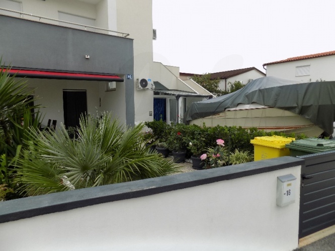 Vir, Dalmácia 23234, 4 Bedrooms Bedrooms, ,3 BathroomsBathrooms,Ház,Eladó,1058Eladó horvátországi ingatlanok Eladó ingatlanok Horvátországban Vir sziget apartmanok apartmanok Viren Házak Viren Viren házak eladók Viri apartmanok Kiadó házak Viren Kiadó apartmanok Viren Dalmácia kiadó apartmanok Aparmanok Dalmácia- kiadó , eladó Pad sziget,kiadó házak Házak eladók Pag sziget Adria eladó házak Tenger-eladó apartmanok Apartmanok kiadók Horvát tenger Házak eladók Horvát tenger Házak kiadók Horvát tenger Apartmanok eladók Horvát tenger Apartmanok kiadók Horvát tenger Apartmanok eladók Adria tenger Apartmanok kiadók Adria tenger Pag közeli apartmanok Vir házak Vir apartmanok Apartmanok Vir Házak Vir Vir sziget nyaralás Nyaralás Vir szigeten Nyaralás Horvát tenger Nyaralás Horvátország Nyaralás Adriai tengeren Horvátország nyaralás Pag, Vir, Dalmácia, Zadar, ház, apartman, lakás,ELADÓ, KIADÓ, bérelhető, nyaralás,üdülés, tenger