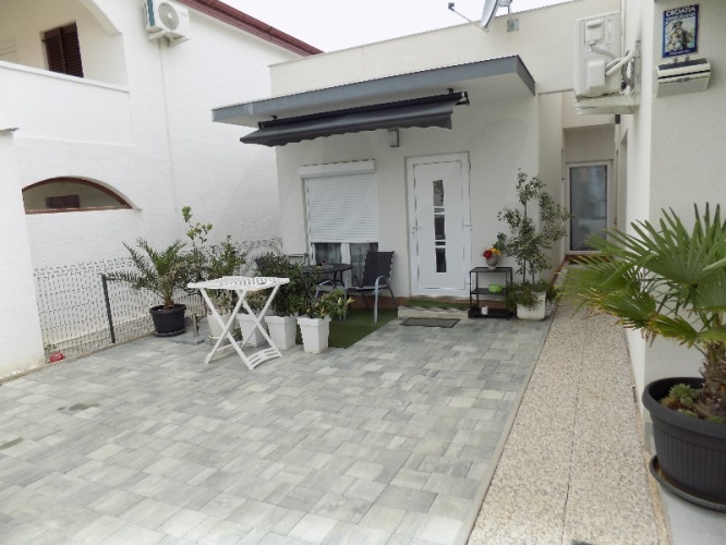 Vir, Dalmácia 23234, 4 Bedrooms Bedrooms, ,3 BathroomsBathrooms,Ház,Eladó,1058Eladó horvátországi ingatlanok Eladó ingatlanok Horvátországban Vir sziget apartmanok apartmanok Viren Házak Viren Viren házak eladók Viri apartmanok Kiadó házak Viren Kiadó apartmanok Viren Dalmácia kiadó apartmanok Aparmanok Dalmácia- kiadó , eladó Pad sziget,kiadó házak Házak eladók Pag sziget Adria eladó házak Tenger-eladó apartmanok Apartmanok kiadók Horvát tenger Házak eladók Horvát tenger Házak kiadók Horvát tenger Apartmanok eladók Horvát tenger Apartmanok kiadók Horvát tenger Apartmanok eladók Adria tenger Apartmanok kiadók Adria tenger Pag közeli apartmanok Vir házak Vir apartmanok Apartmanok Vir Házak Vir Vir sziget nyaralás Nyaralás Vir szigeten Nyaralás Horvát tenger Nyaralás Horvátország Nyaralás Adriai tengeren Horvátország nyaralás Pag, Vir, Dalmácia, Zadar, ház, apartman, lakás,ELADÓ, KIADÓ, bérelhető, nyaralás,üdülés, tenger